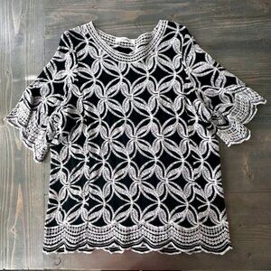 Solitaire Black White Embroidered Blouse Floral Scalloped Hem Women **Plz Read**